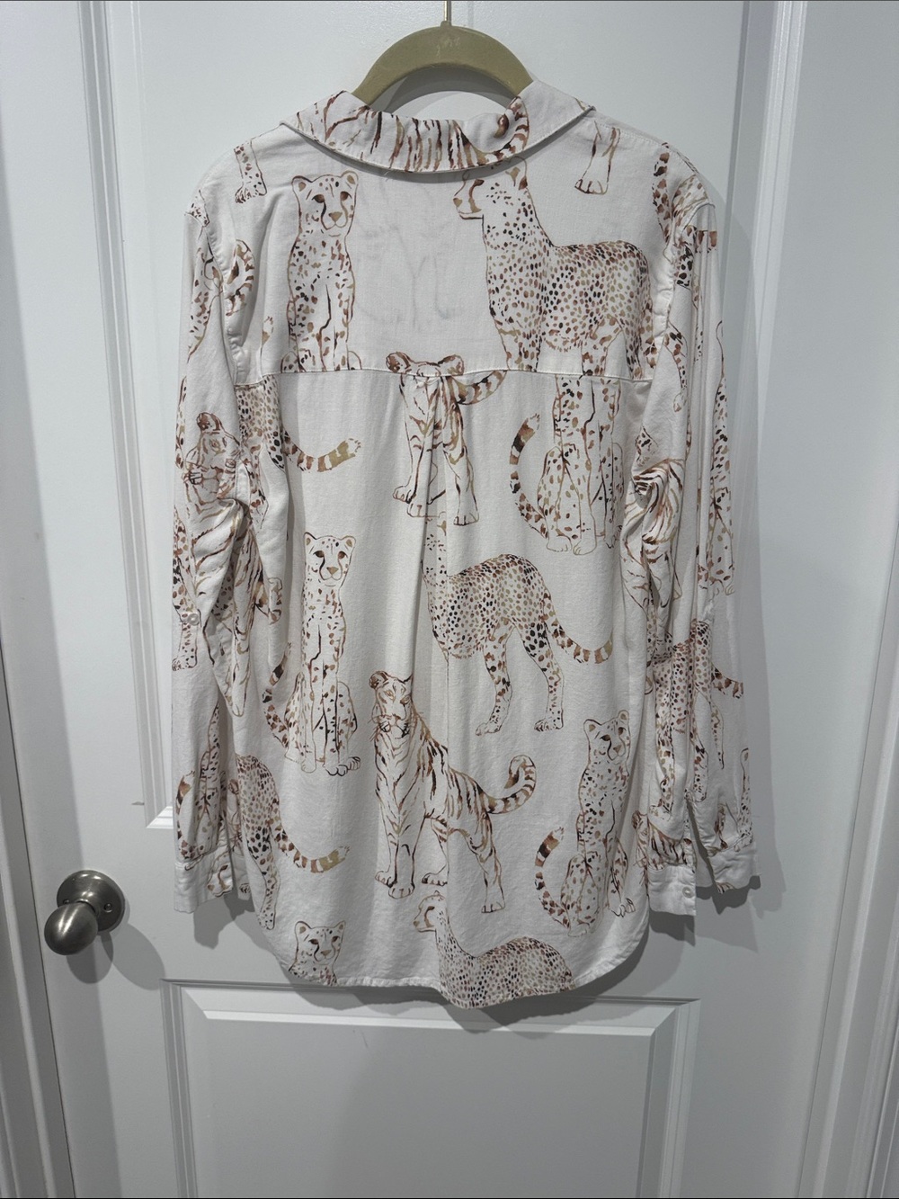 Jane + Delancey Novelty Big Cat Print Button Down Blouse M - Picture 4 of 8